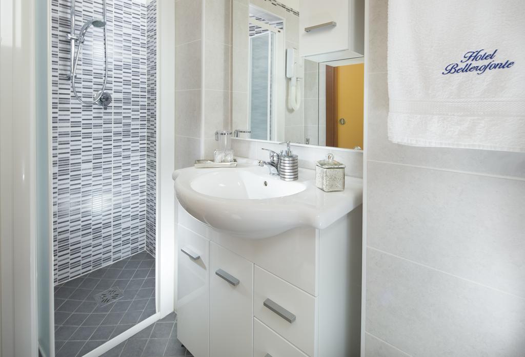 Standard Double or Twin Room,1237869787:JPEG