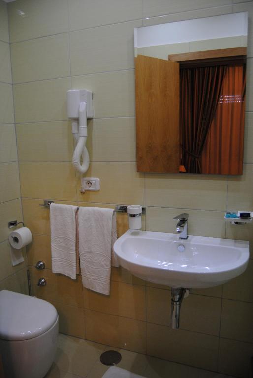 Double Room,1587506849:JPEG