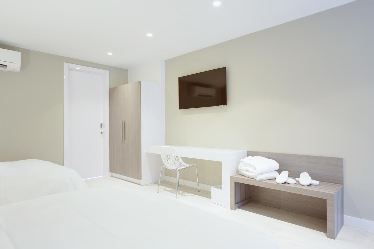 Double Pool View Suite with Two Queen Beds