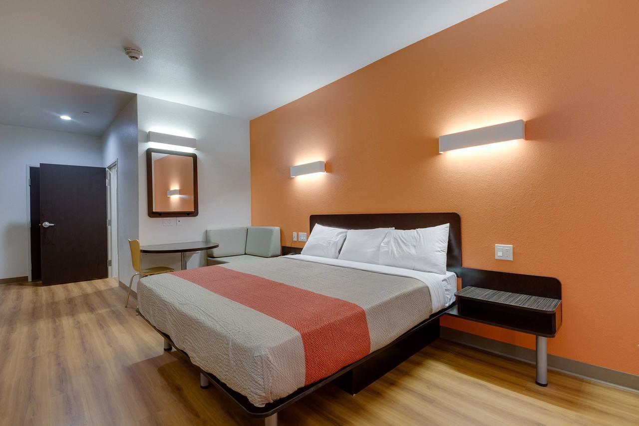 King Room - Non-Smoking,526345233:JPEG