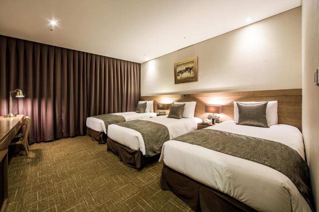 Standard Triple Room,772148287:JPEG