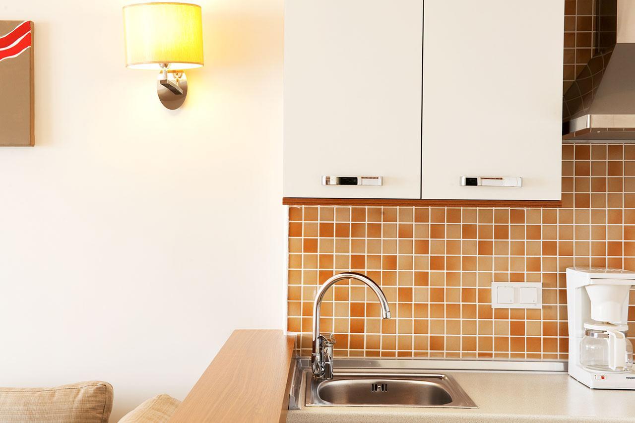 Family Room with Garden View,532474695:JPEG