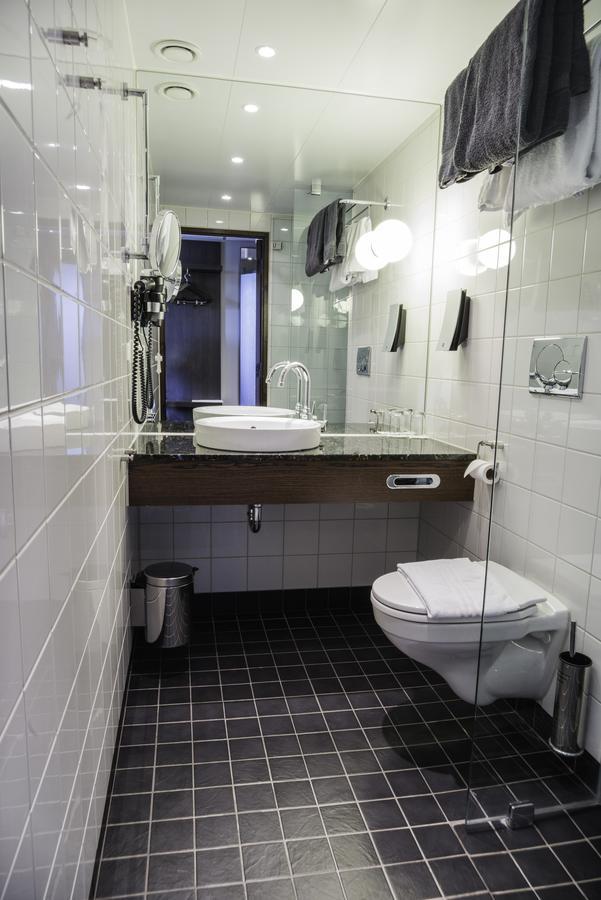 Compact Double Room,982605592:JPEG