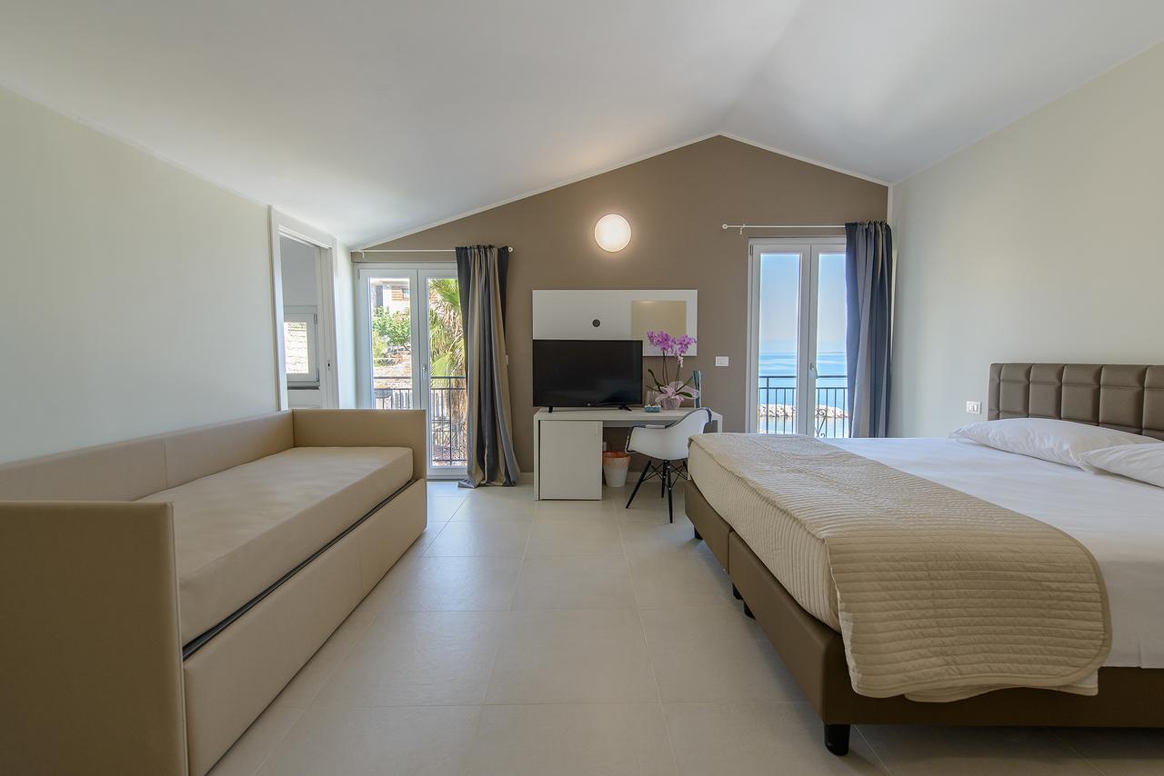 Quadruple Room Balcony Sea View