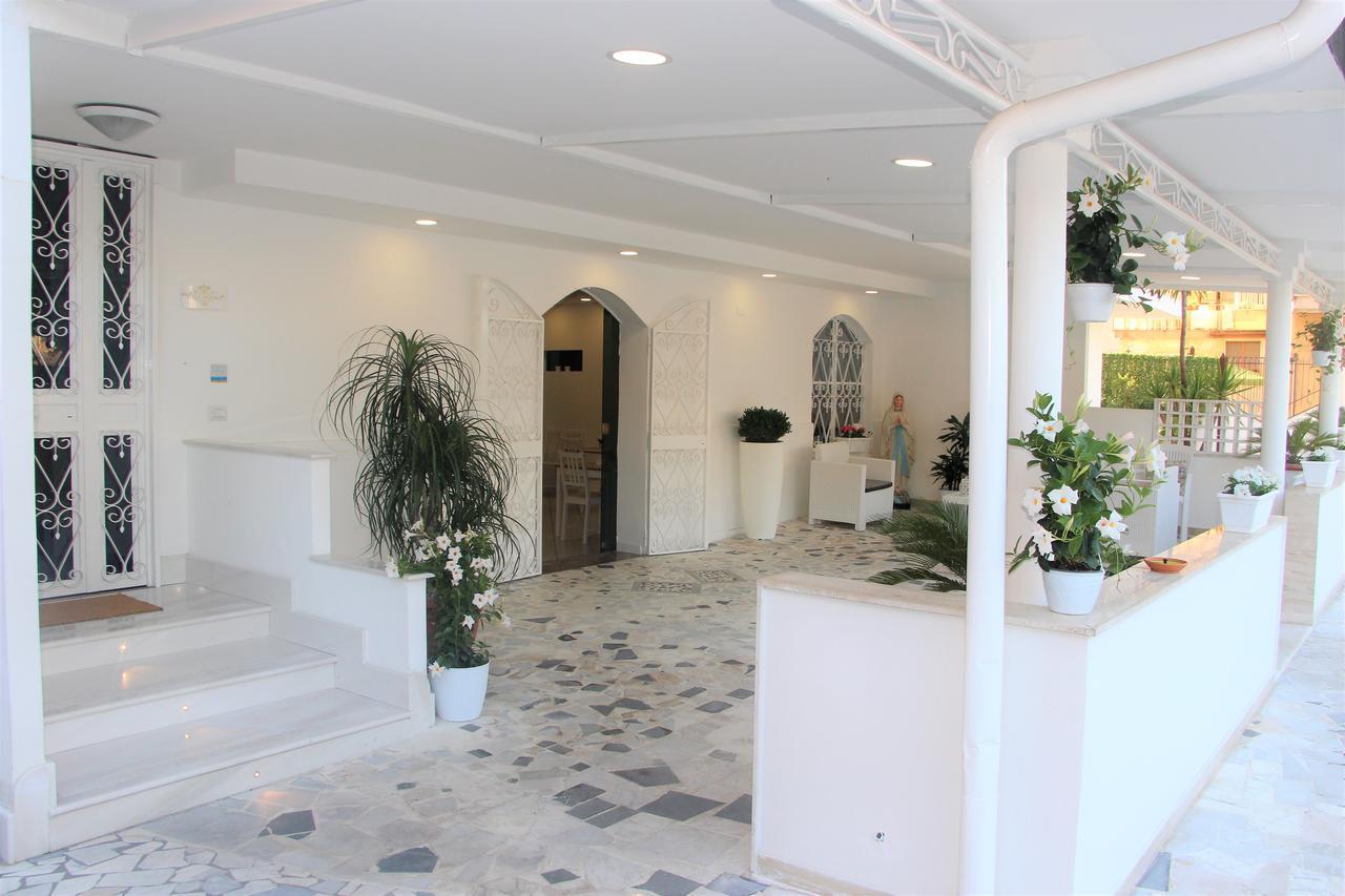 Deluxe Double or Twin Room Garden View