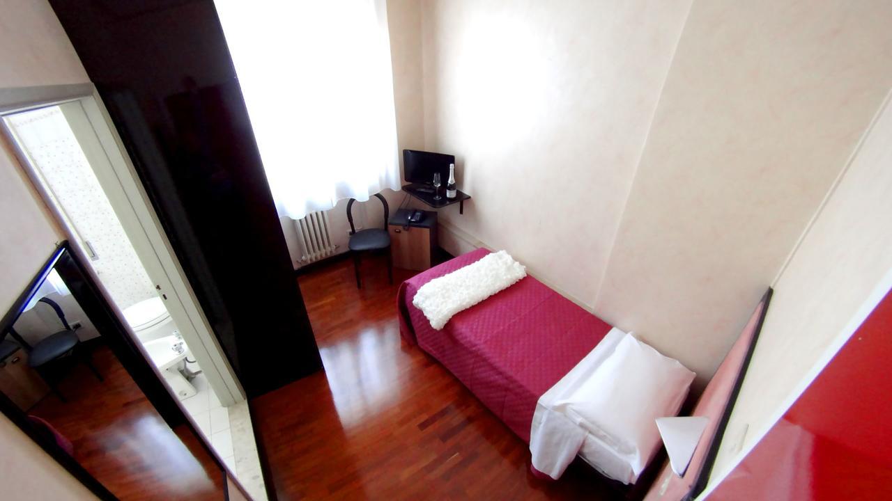 Camera Singola con Bagno Privato