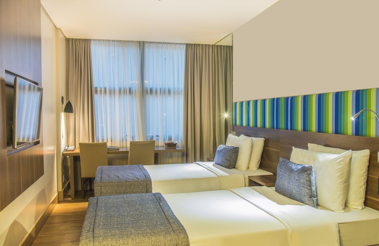 Quarto Duplo Superior com Vista Mar