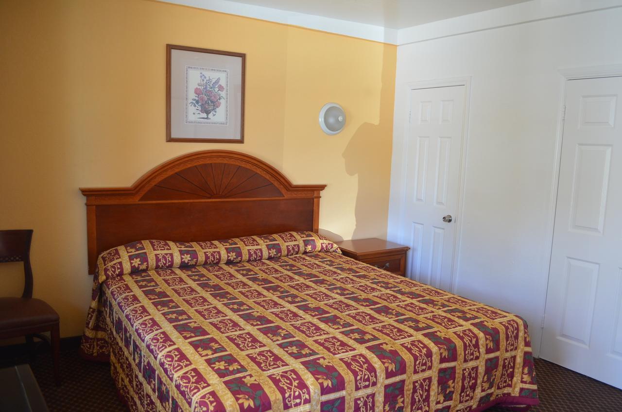 Deluxe King Room with Kitchenette - Non-smoking,639424194:JPEG