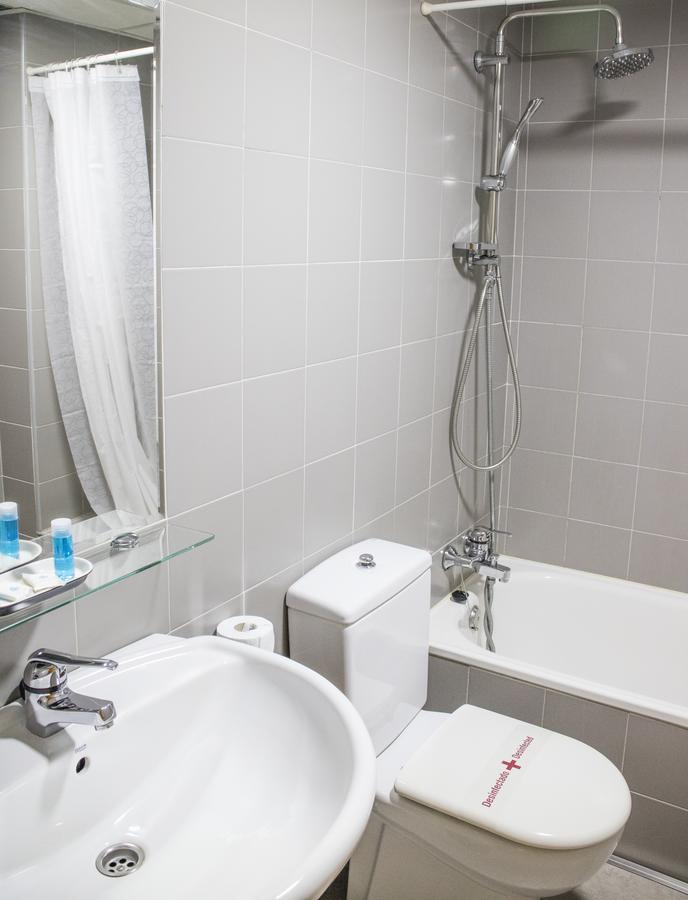 Small Double Room,643613574:JPEG