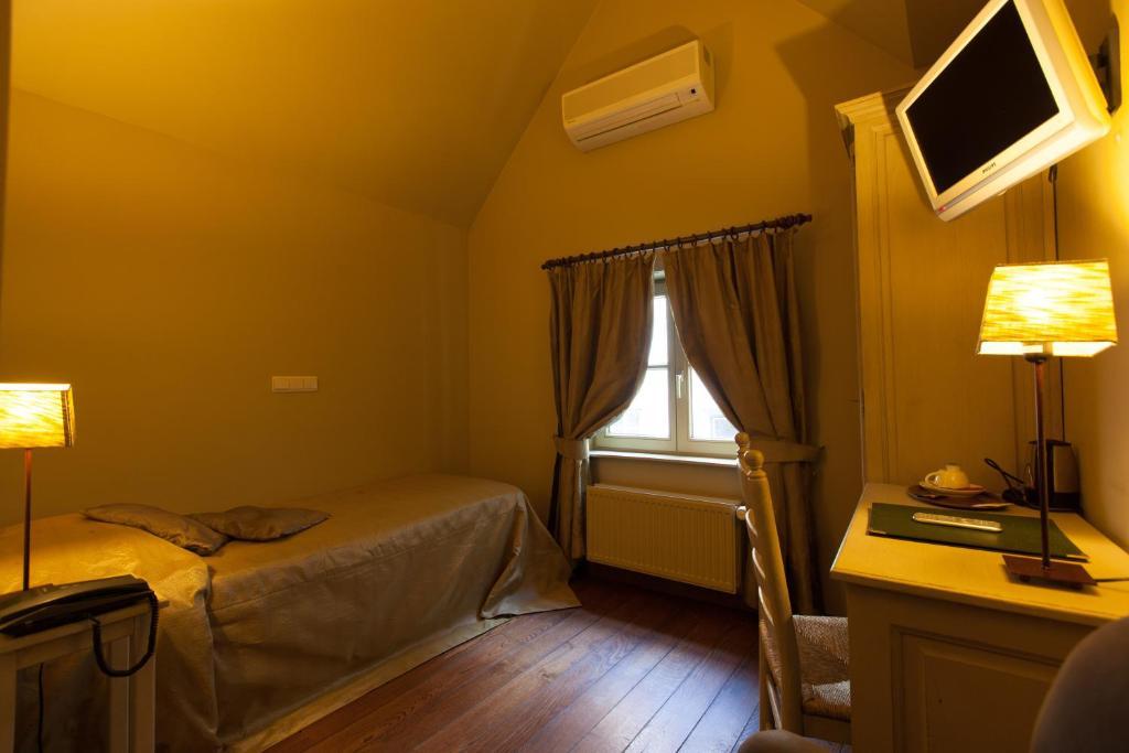 Single Room,64833301:JPEG