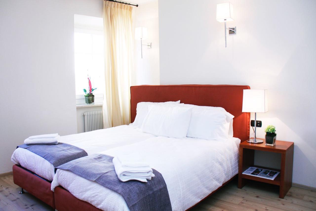 Deluxe Double or Twin Room,658618149:JPEG