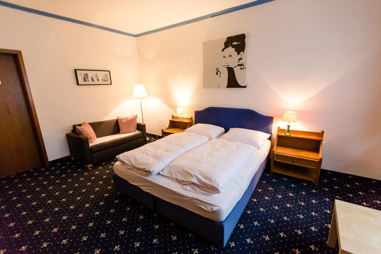Double Room,1541385862:JPEG
