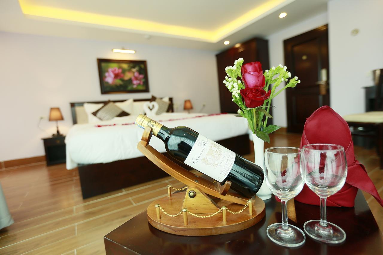 Suite with Balcony and Mountain View