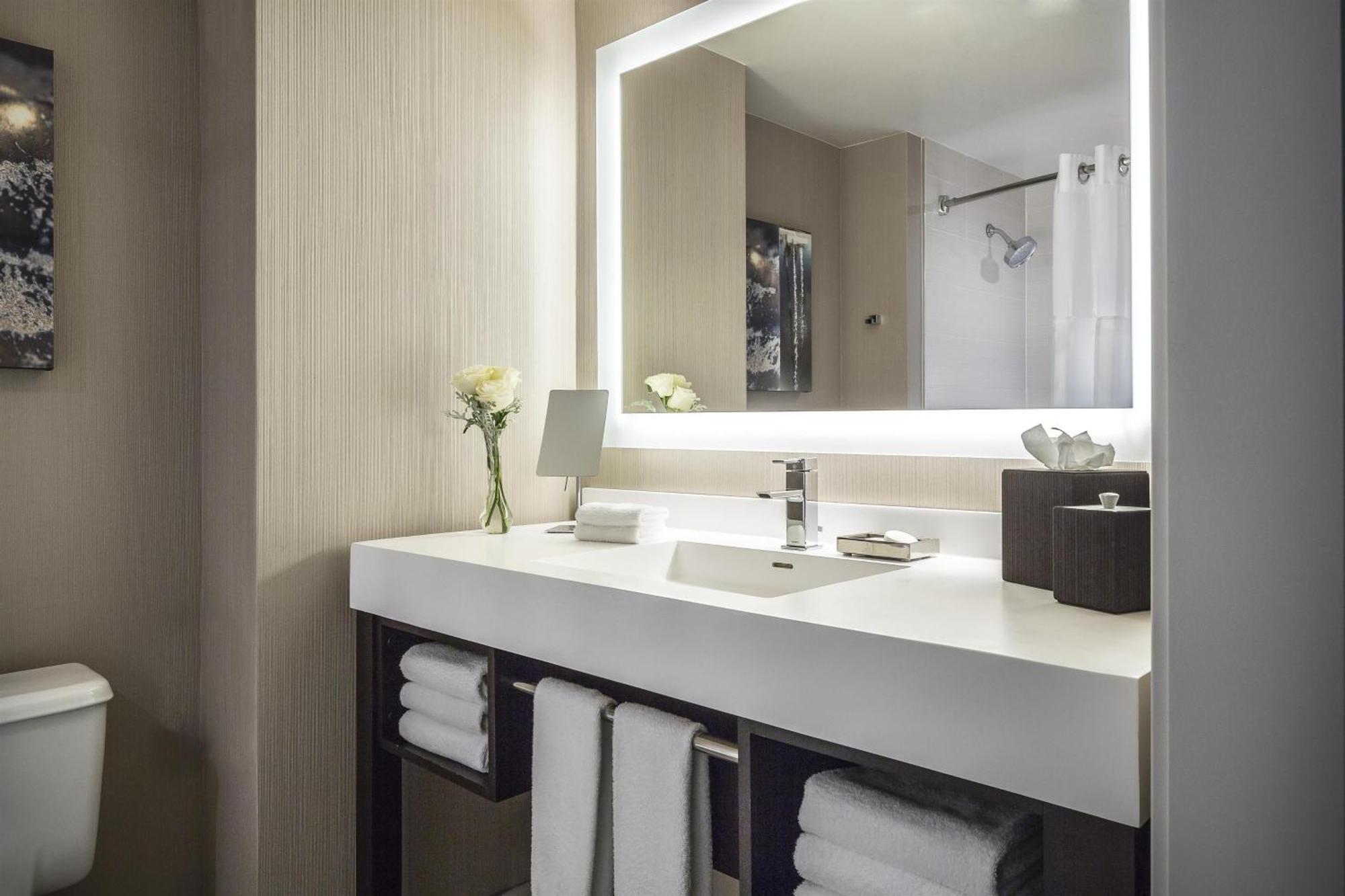 Double Room with Two Double Beds and Shower - Accessible