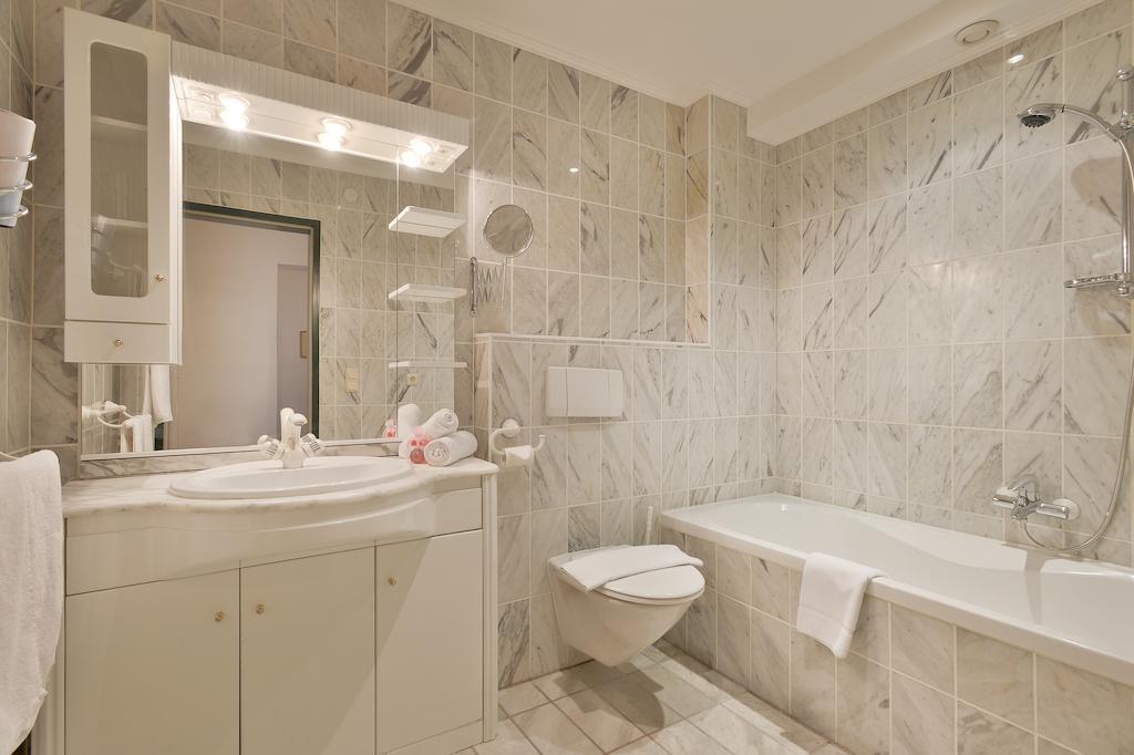 Superior One-Bedroom Apartment,665530947:JPEG