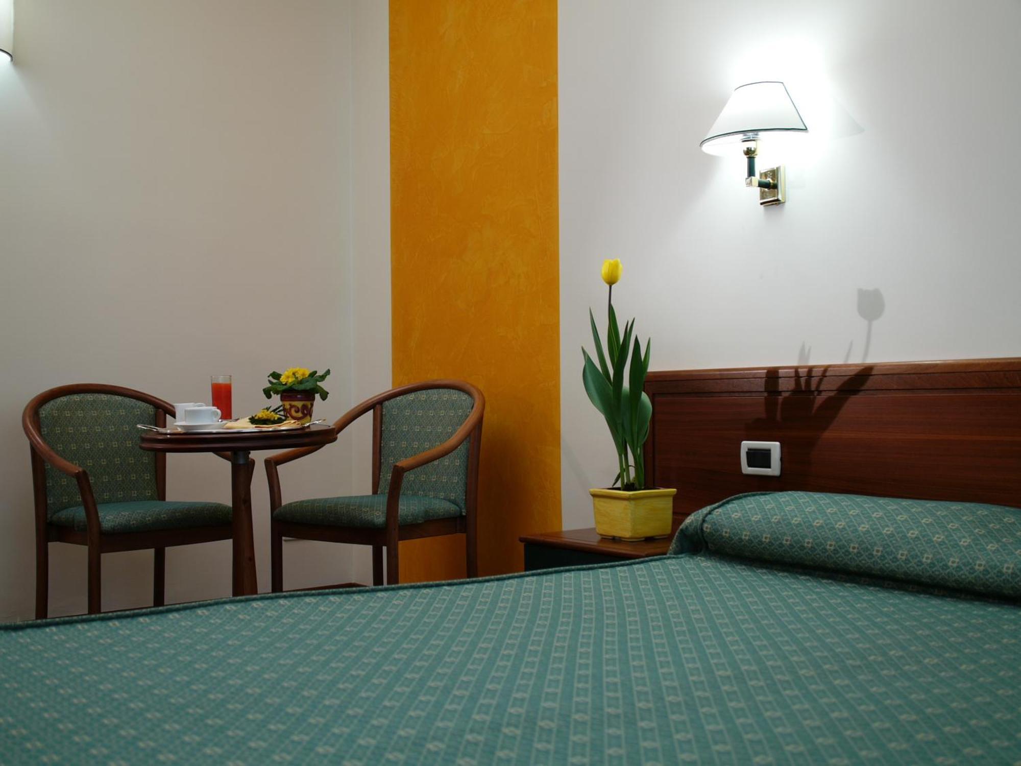 Classic Double or Twin Room with Internal View,844242551:JPEG