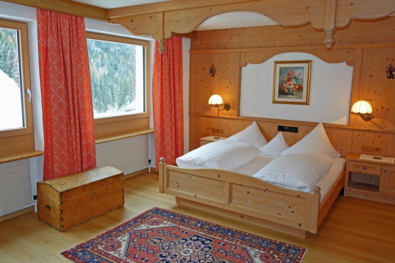 Deluxe Double Room,738715564:JPEG