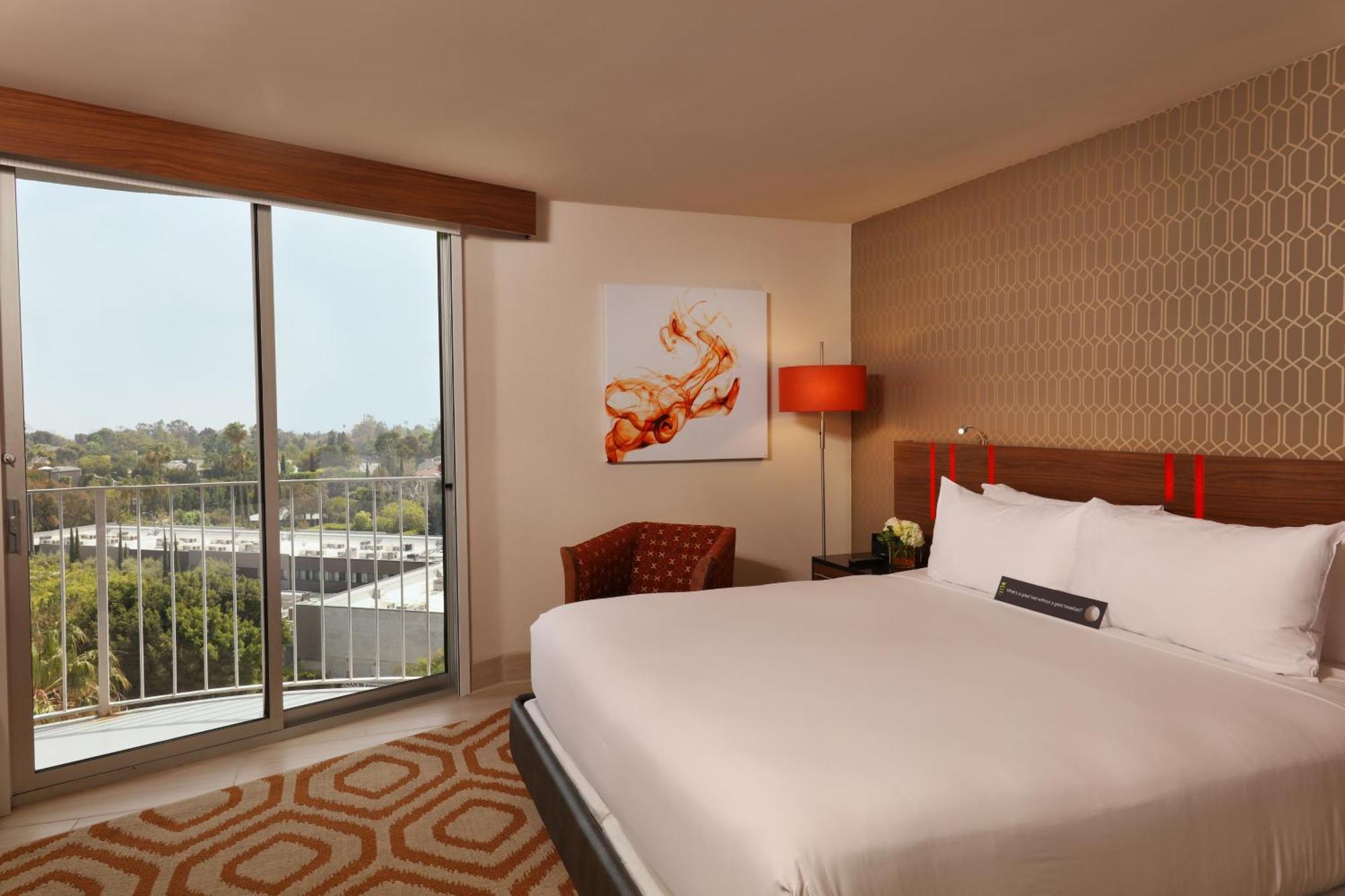 West Coast King Room No Resort Fee