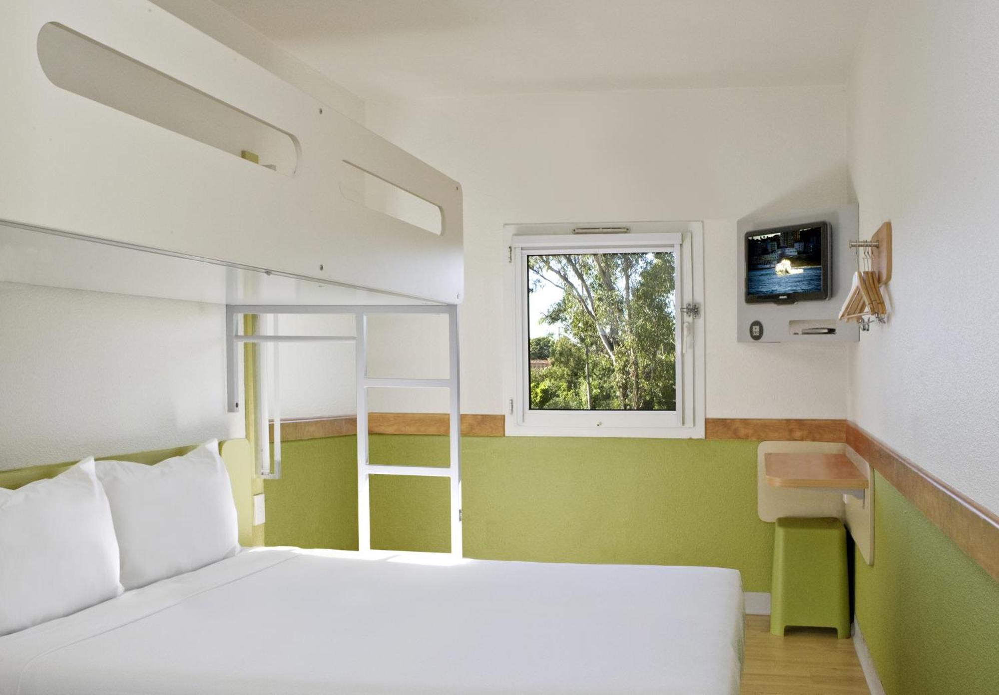 Standard Queen Room with Single Bunk Bed