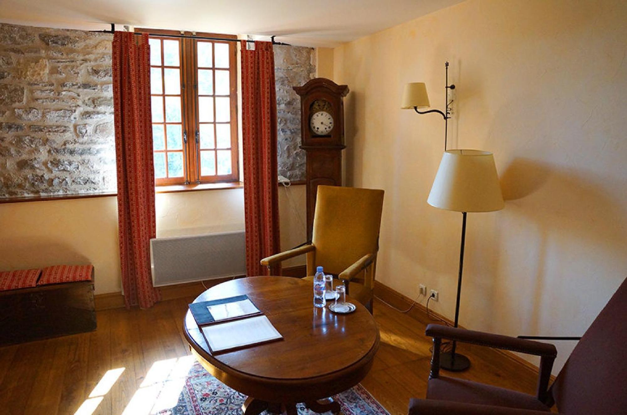 Junior Suite ( 1st or 2nd floor of the Castle ),1270316905:JPEG