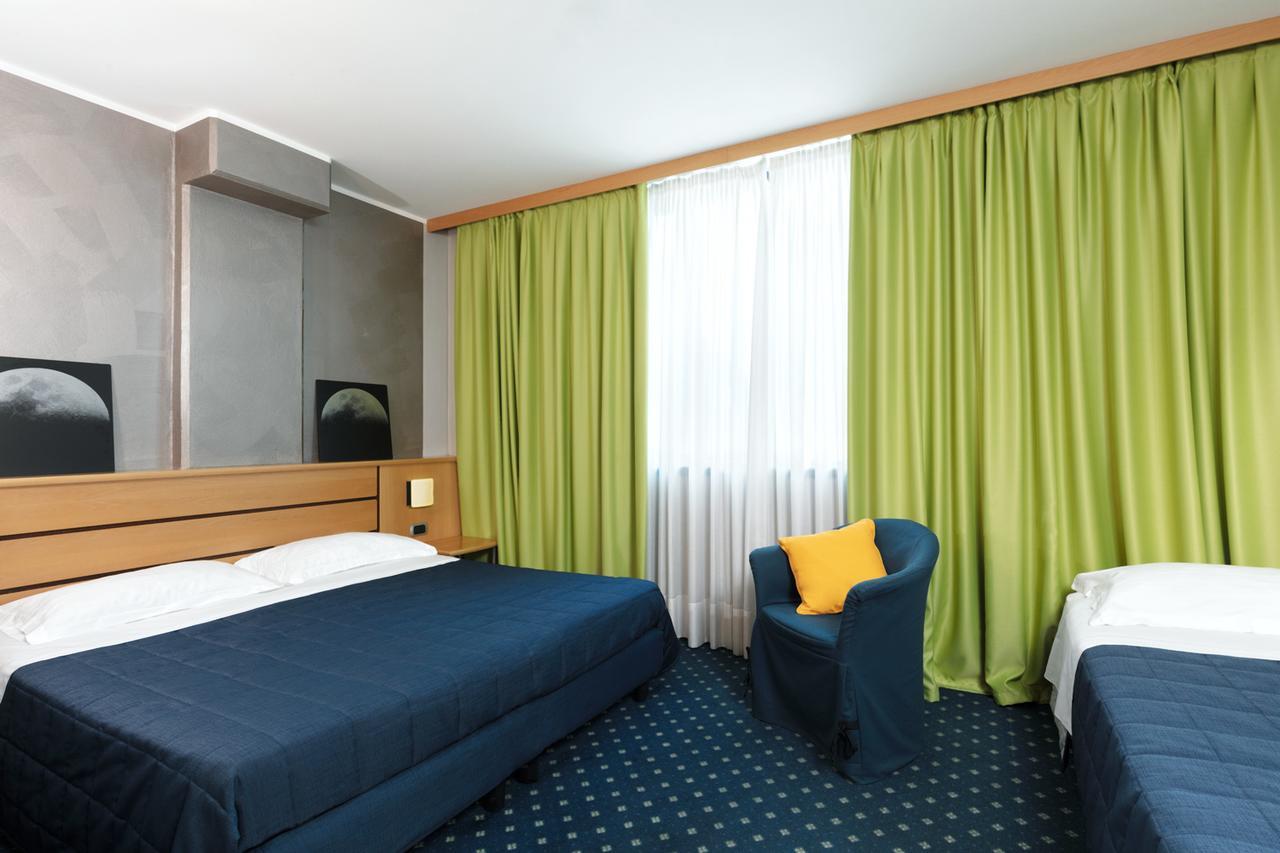 Double Room with Extra Bed,717907933:JPEG