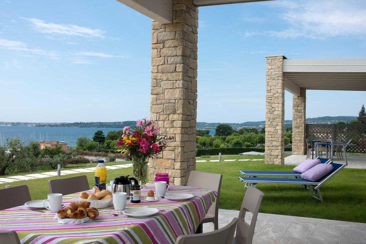 Elegance One-Bedroom Apartment Lake View