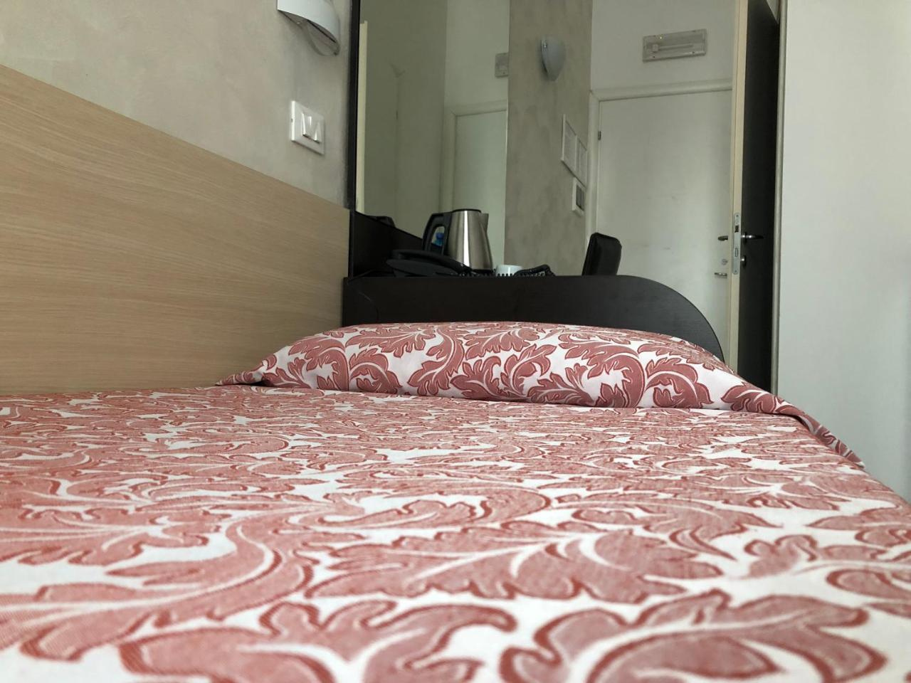 Single Room,718818055:JPEG