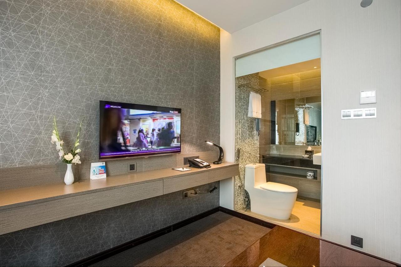 Executive Suite,404939025:JPEG