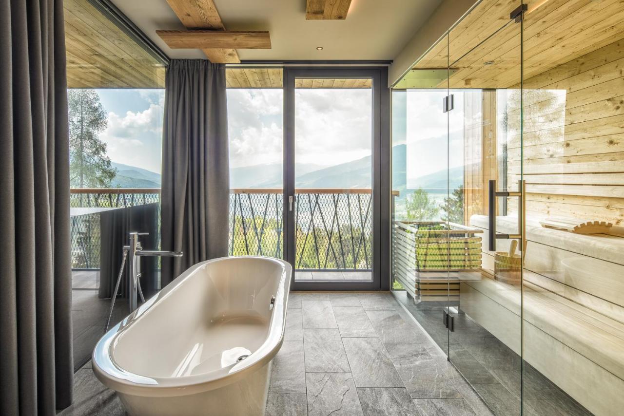 Deluxe Suite with Spa Bath,740281102:JPEG
