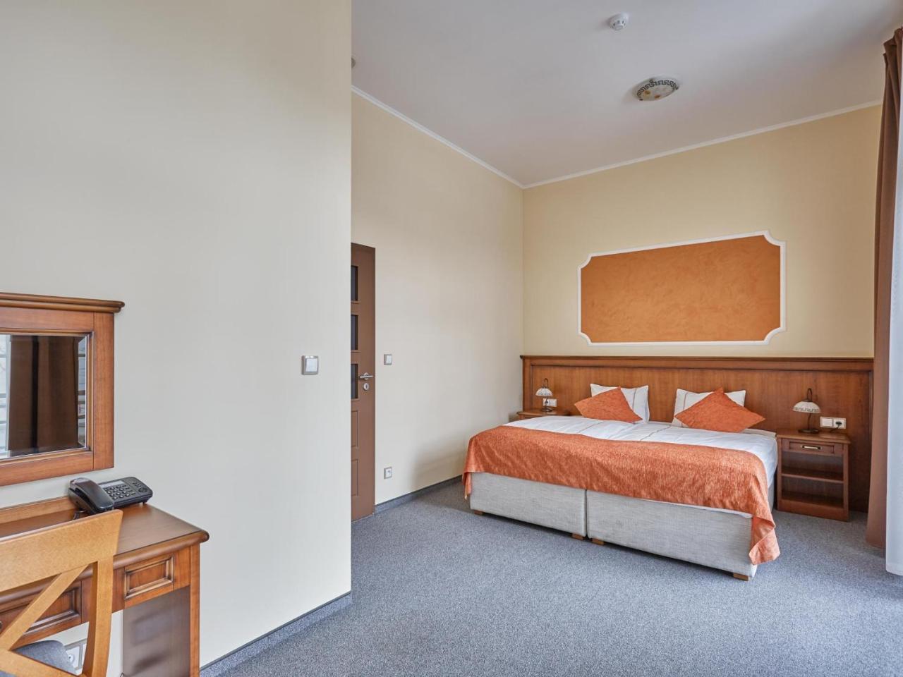 Standard King Room