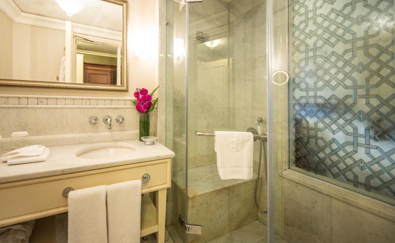 Deluxe Pera Side Room King