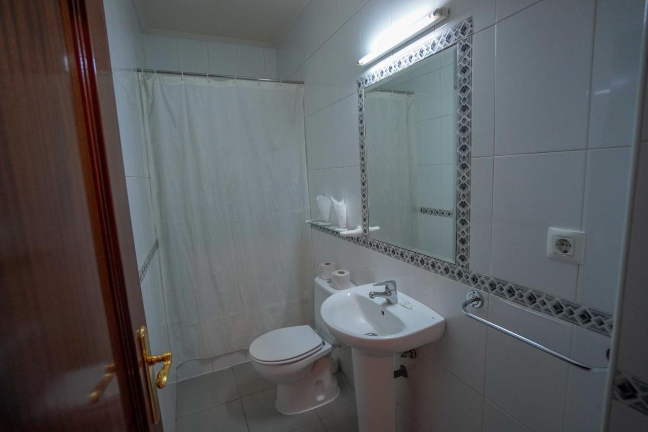 Small Interior Double Room,828559871:JPEG