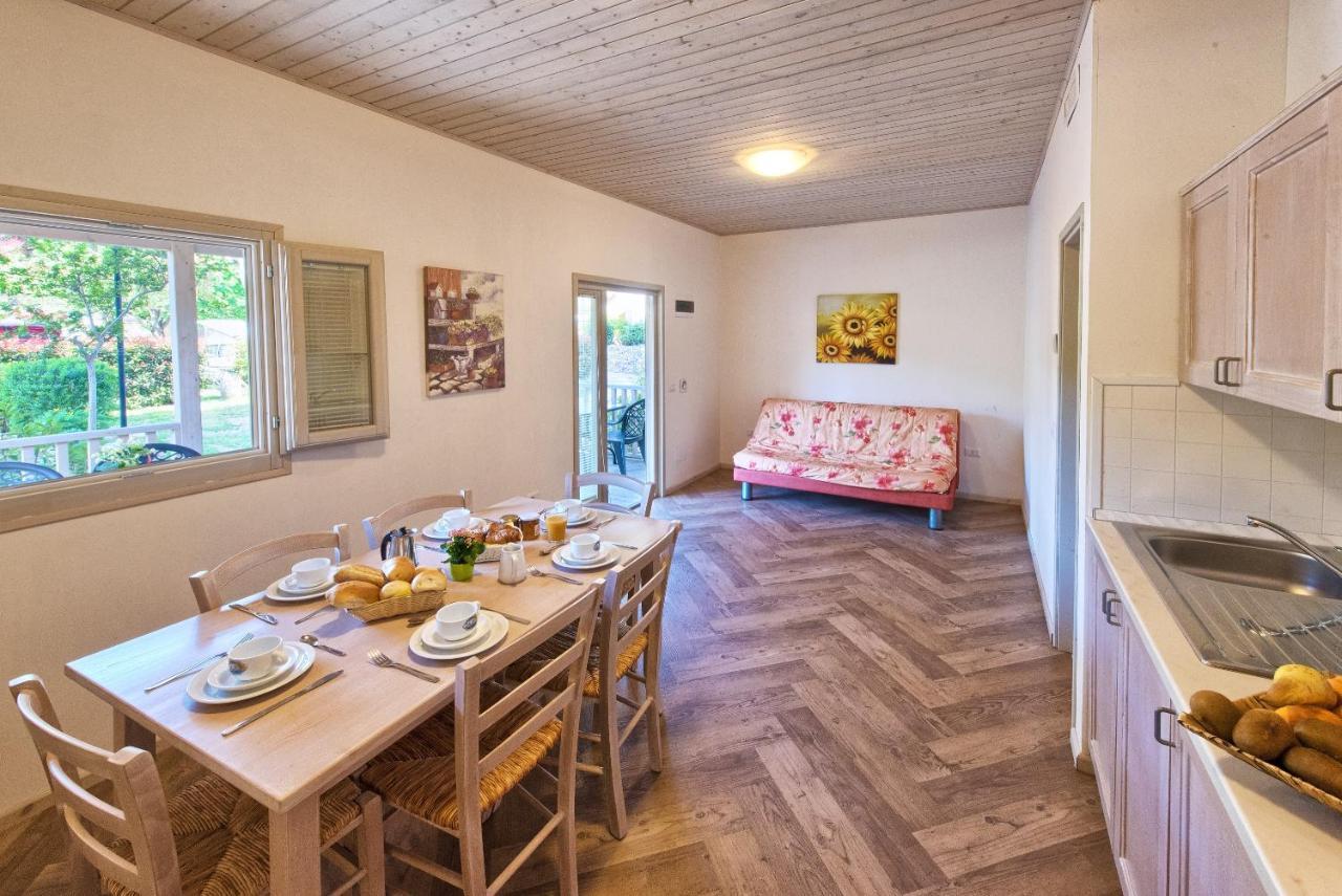 Two-Bedroom Bungalow,762999520:JPEG