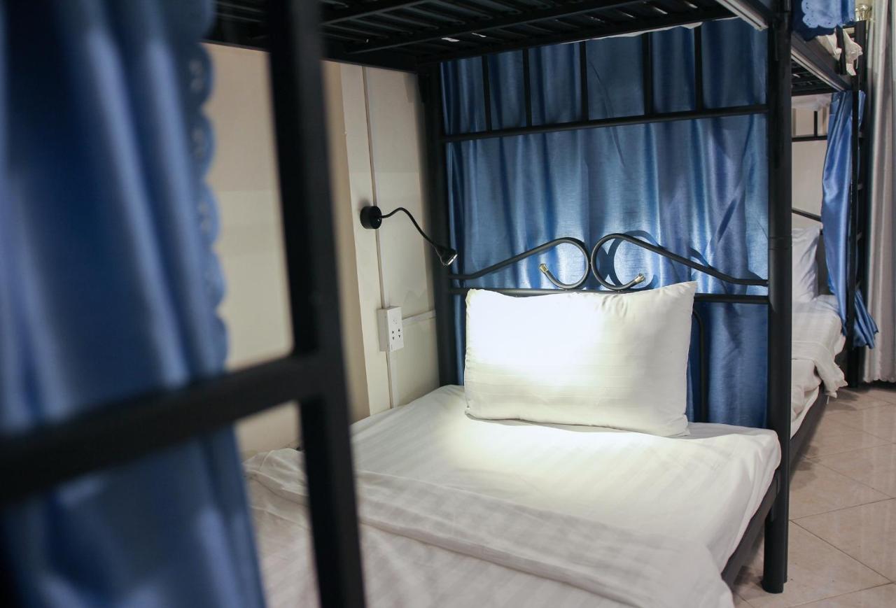 Bed in 8-Bed Mixed Dormitory Room