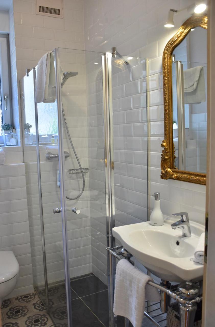 Double Room,1642330815:JPEG