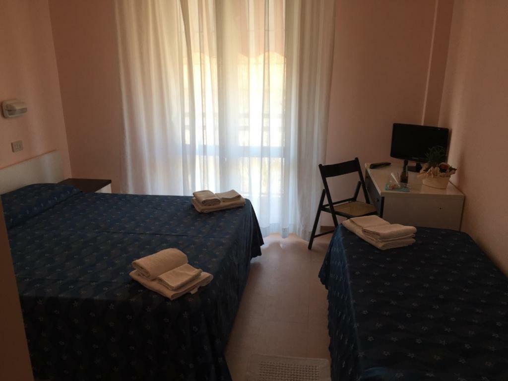 Triple Room,779011923:JPEG