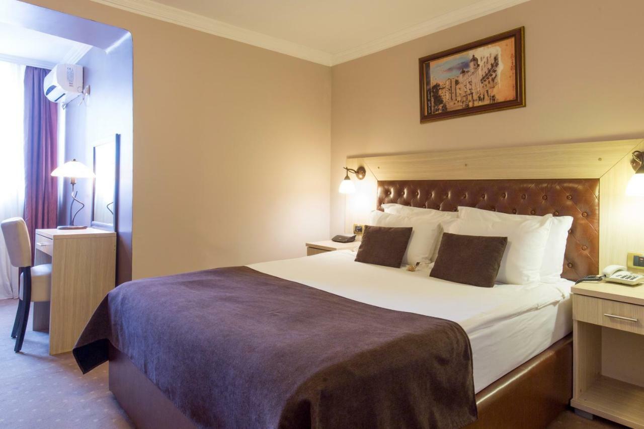 One-Bedroom Suite