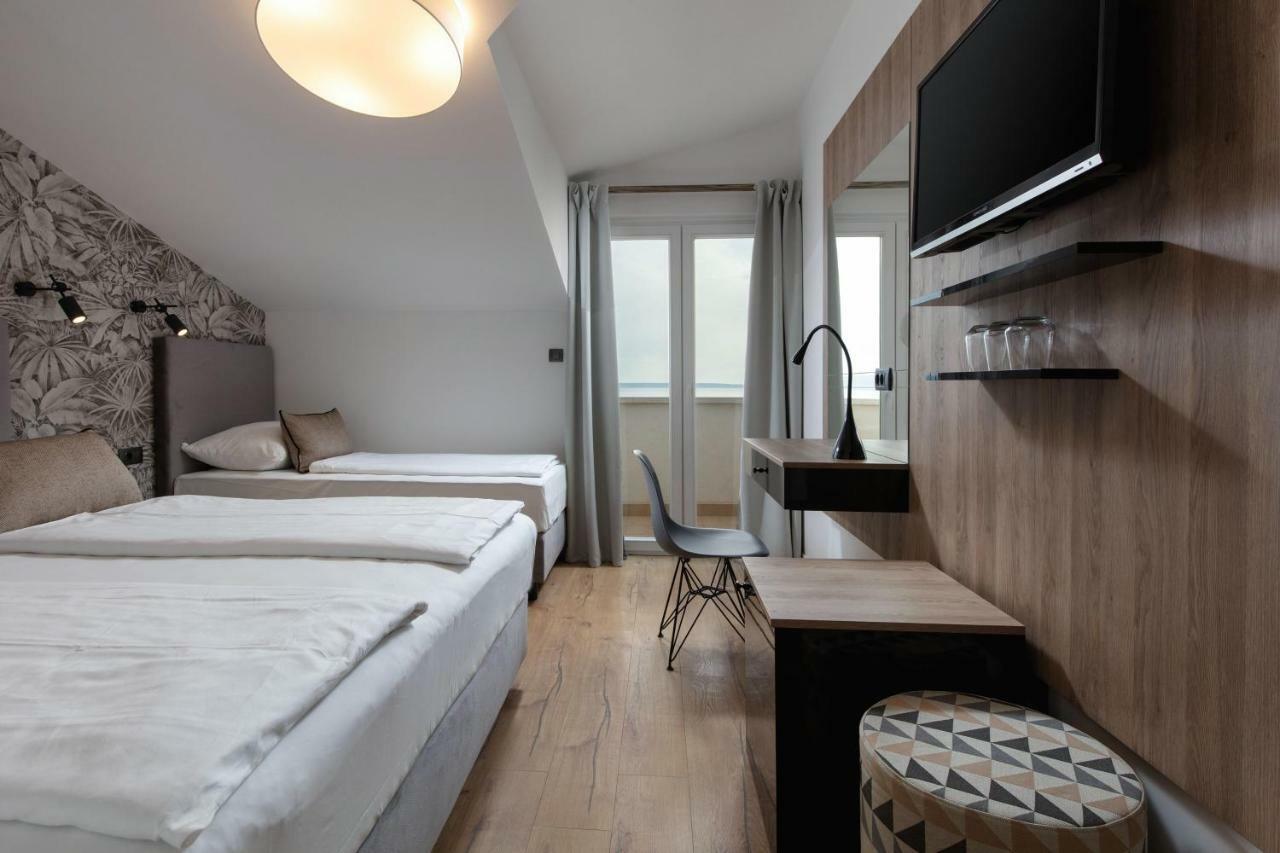 Triple Room Sea View