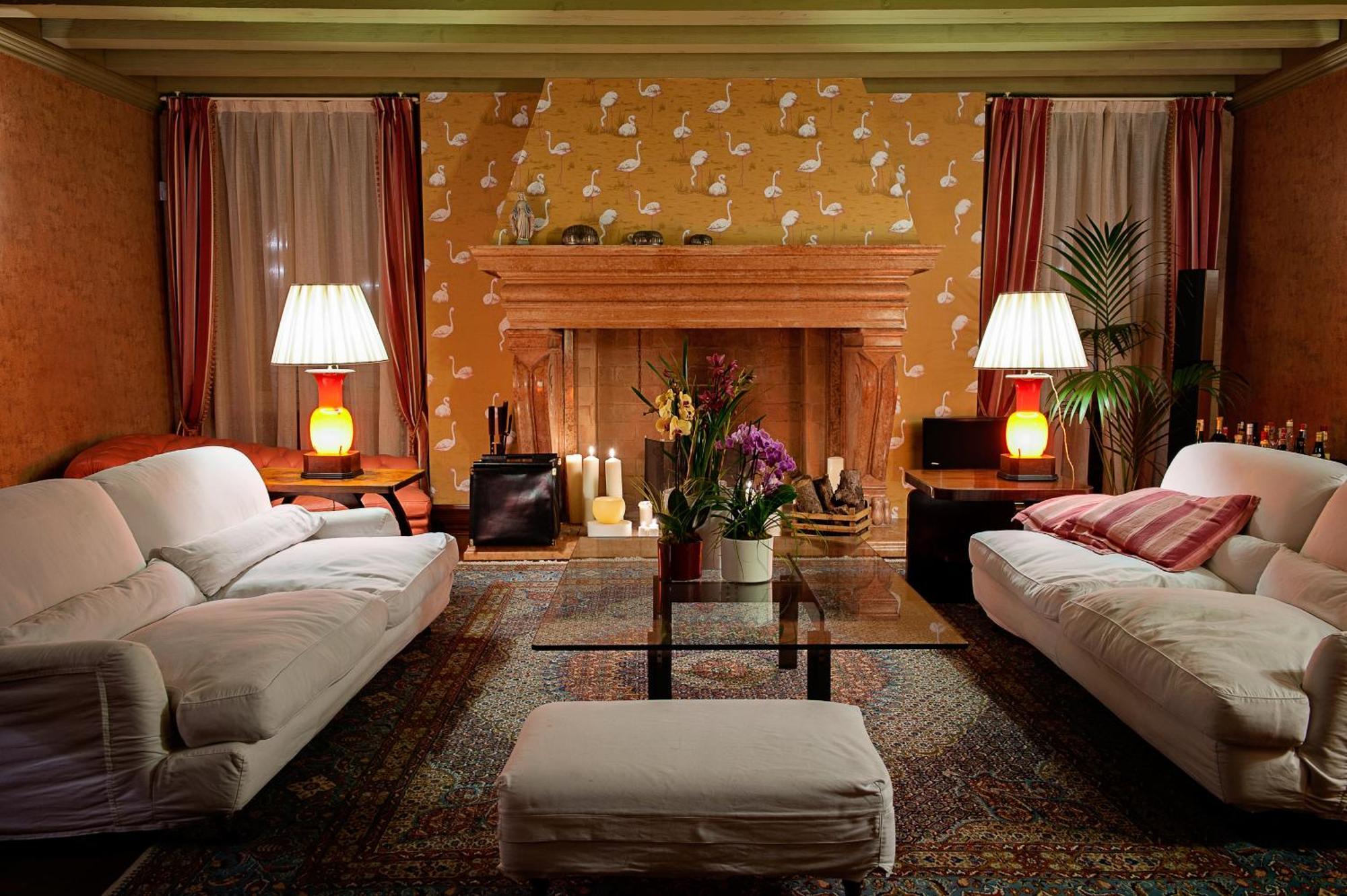 Two Connecting Double Rooms