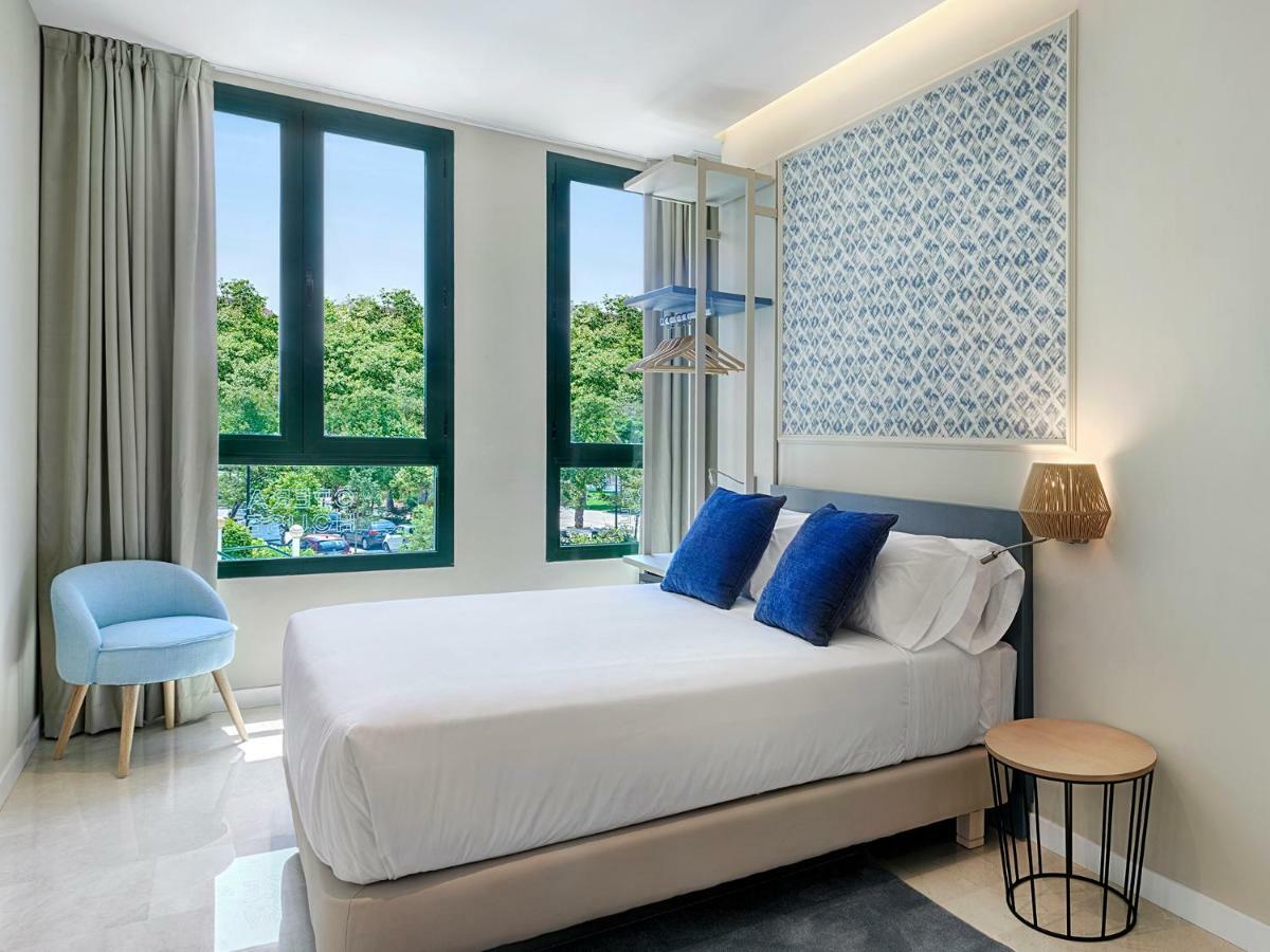 Double Room with Pool View,798246810:JPEG