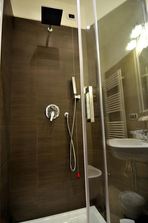 Double Room with Balcony,160926741:JPEG