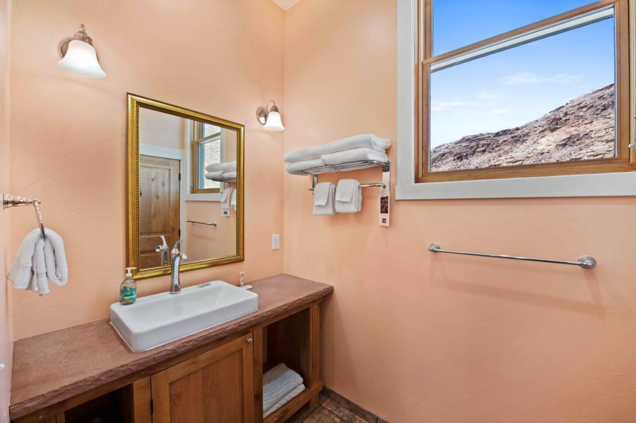 Premium Single Bungalow,800189715:JPEG