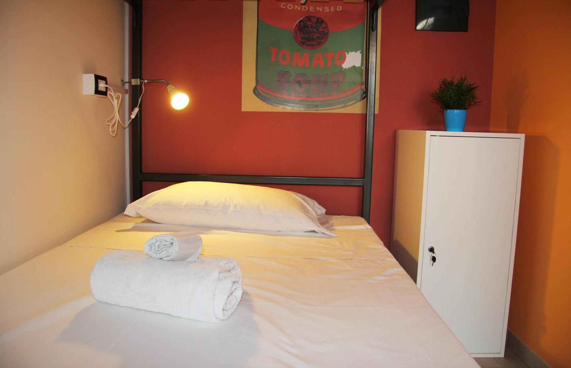 Cama Individual en habitación compartida masculina