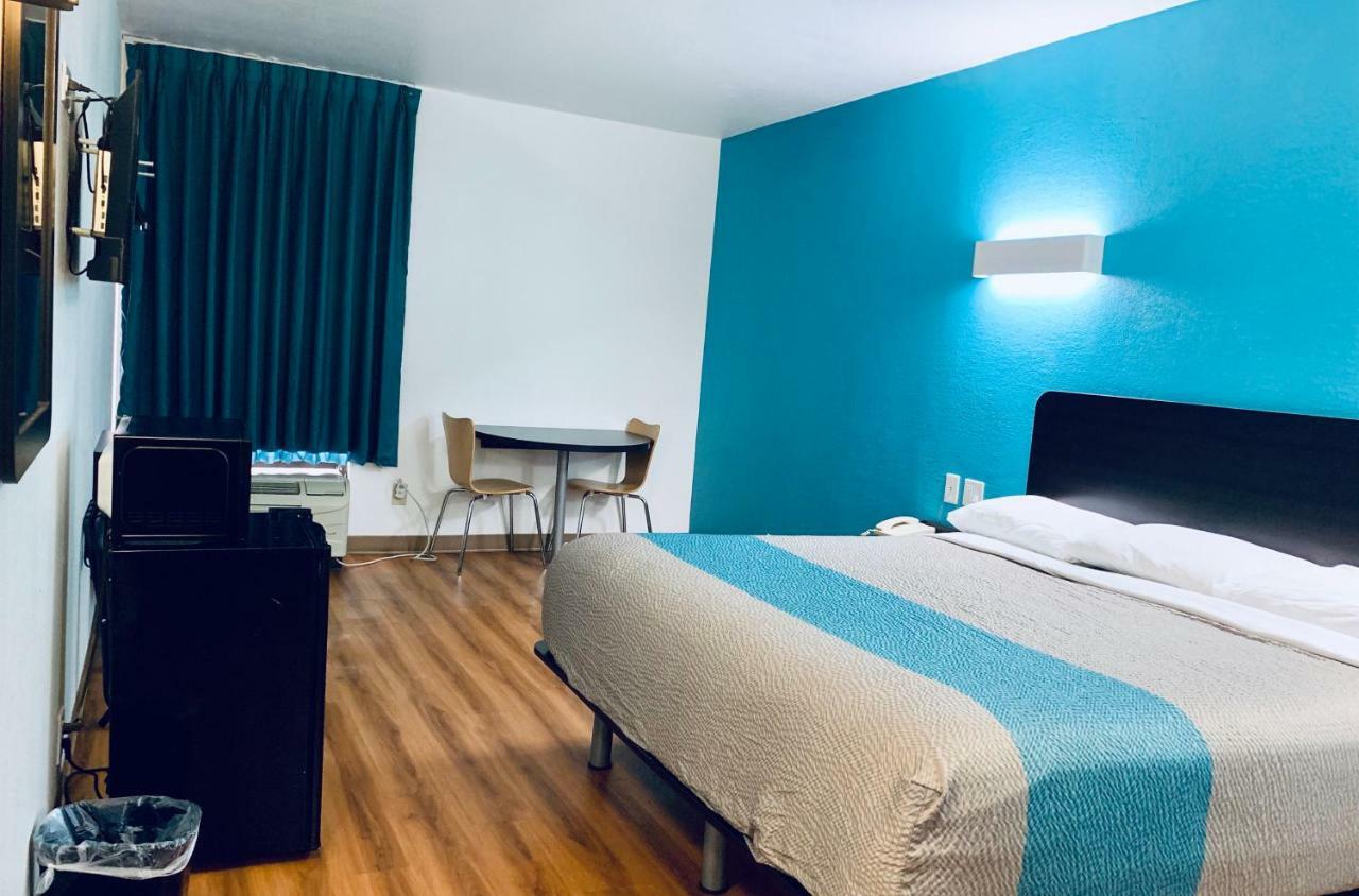 King Room - Non-Smoking,817446485:JPEG