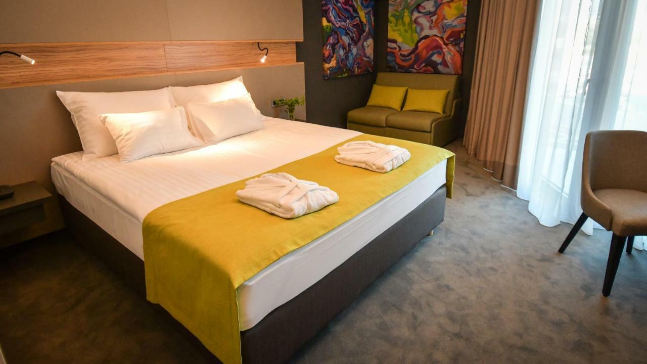 Standard Double Room,828623147:JPEG