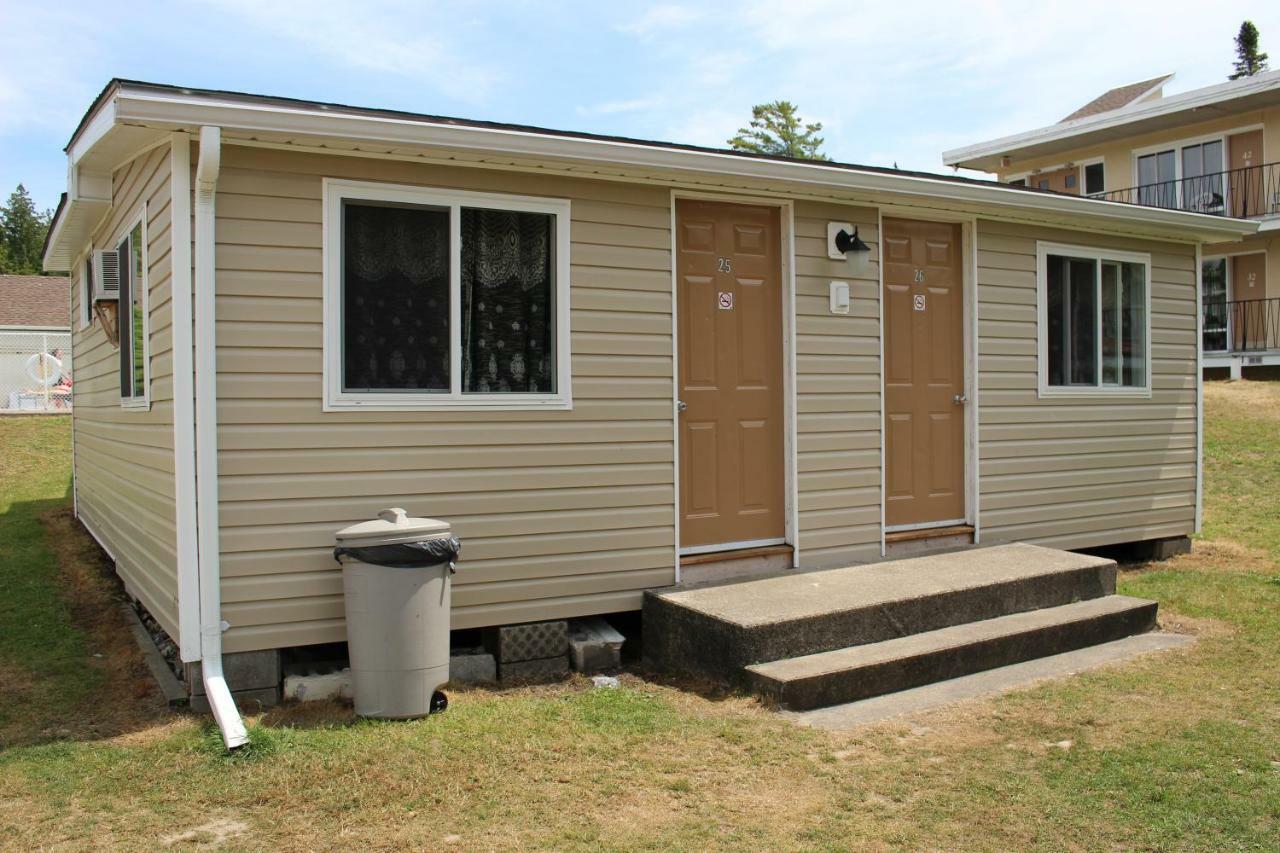 One-Bedroom Cottage,830484566:JPEG