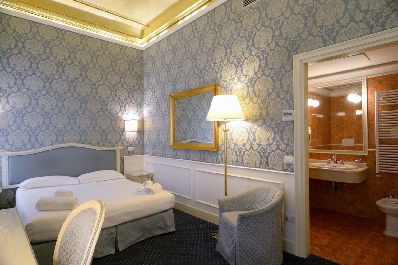 Deluxe Double or Twin Room Canal View