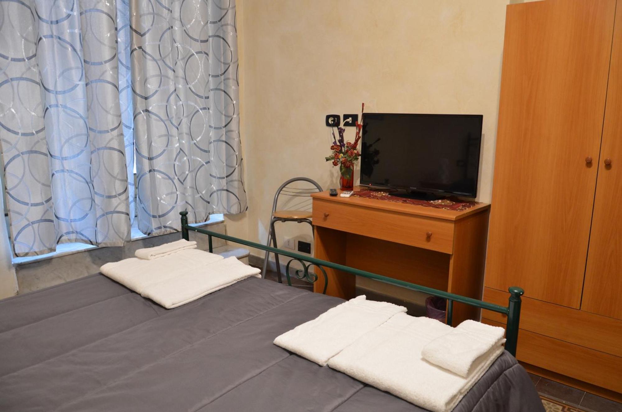 Double Room Private Bathroom
