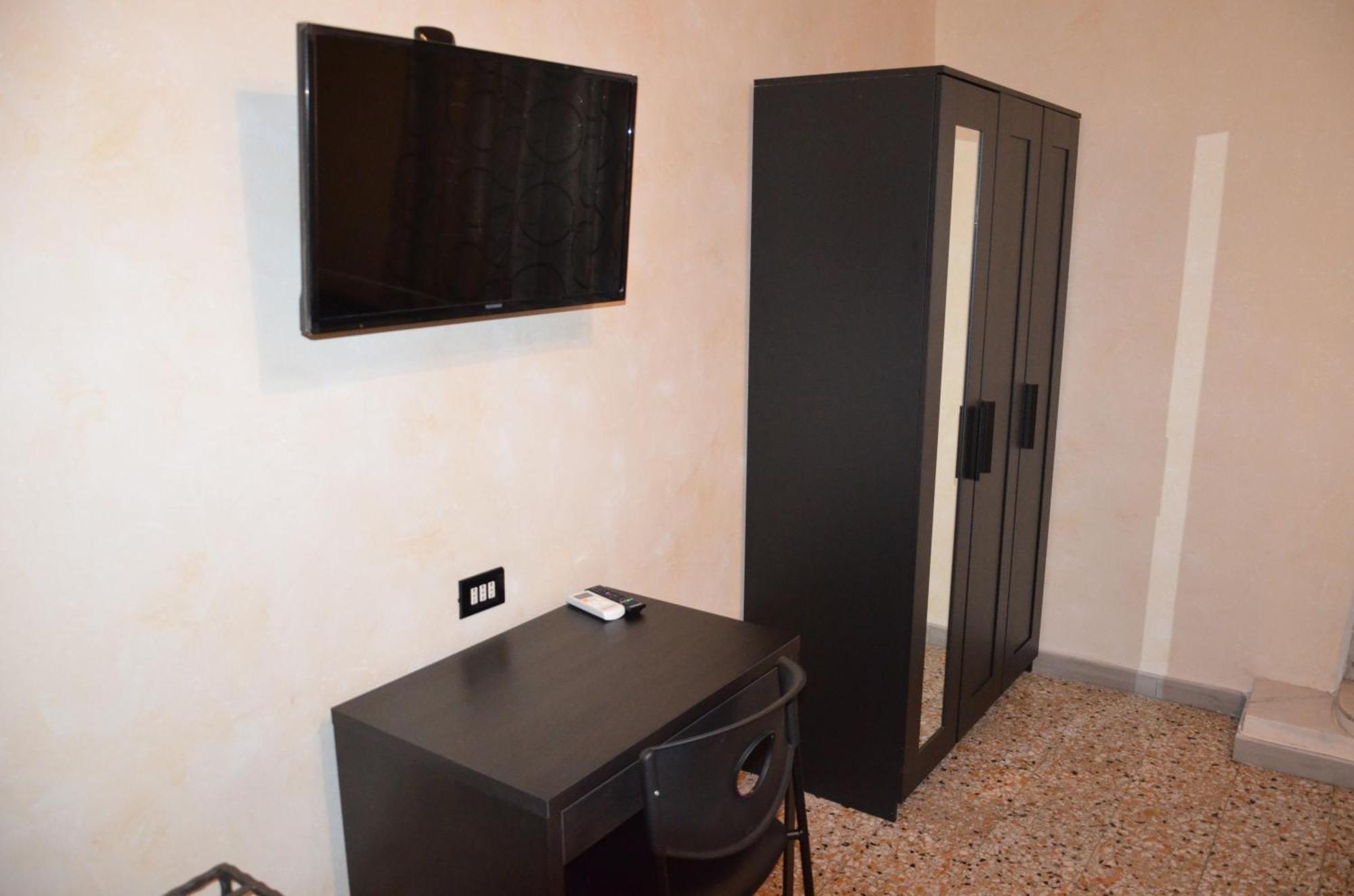 Double Room Private Bathroom