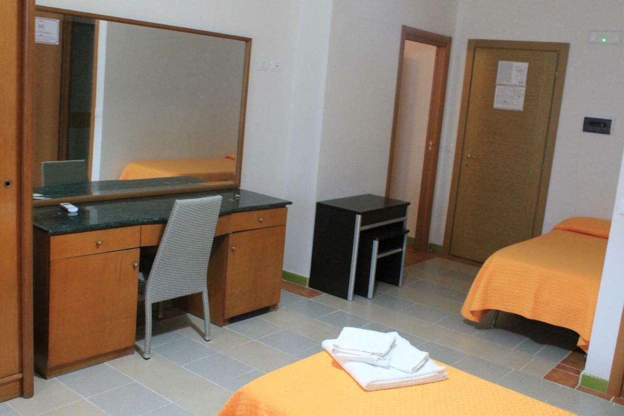 Economy Twin Room Balcony
